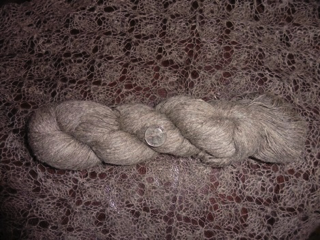 Silver-Grey Icelandic Wool Yarn For Sale Silver-Grey Icelandic Wool Yarn